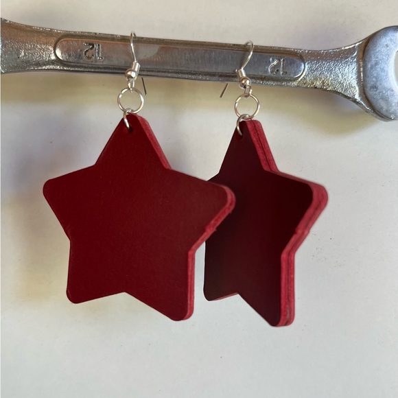 Star Leather Red Oversized Earrings Artist handmade Created by Kuratorkelli - Picture 5 of 13
